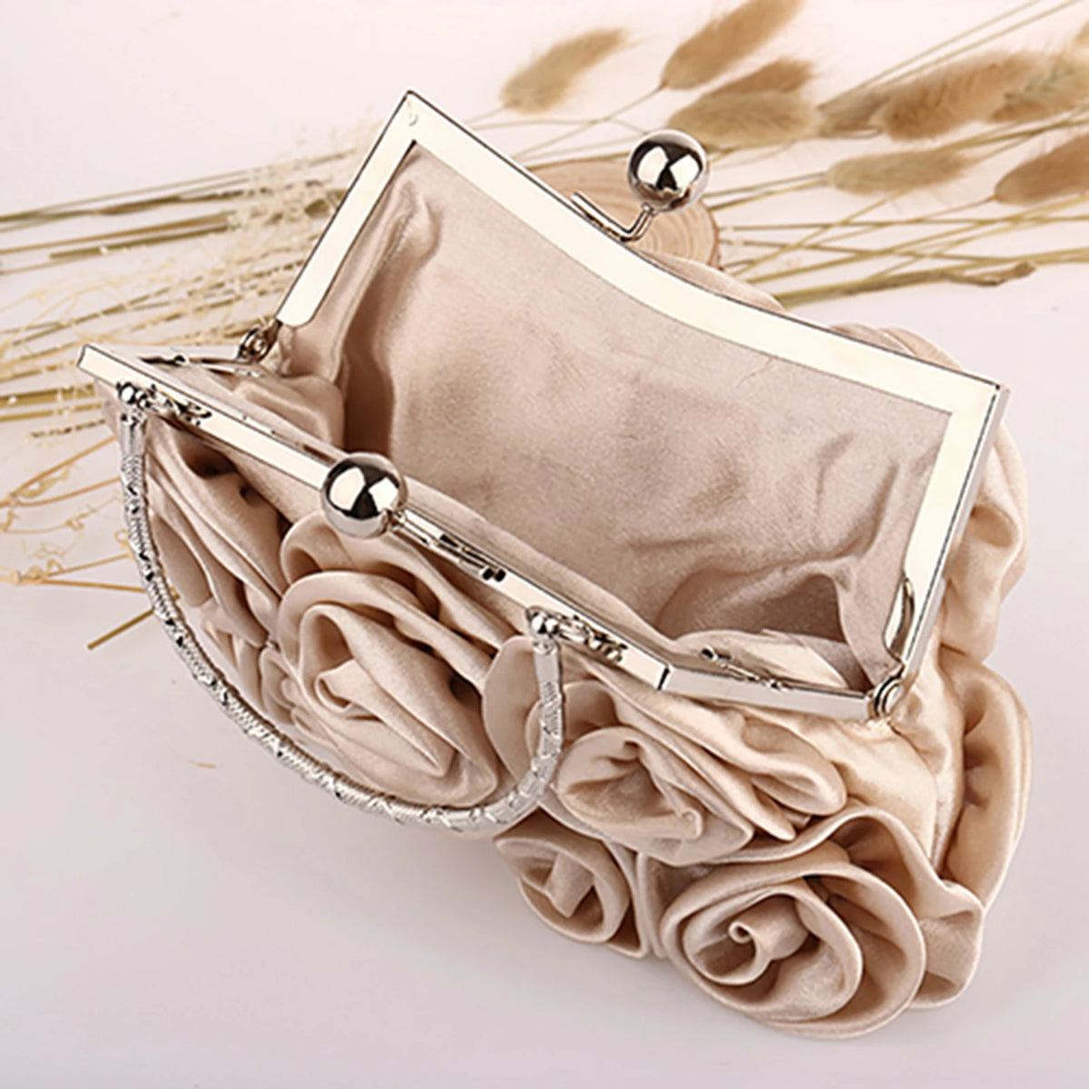 flower clutch